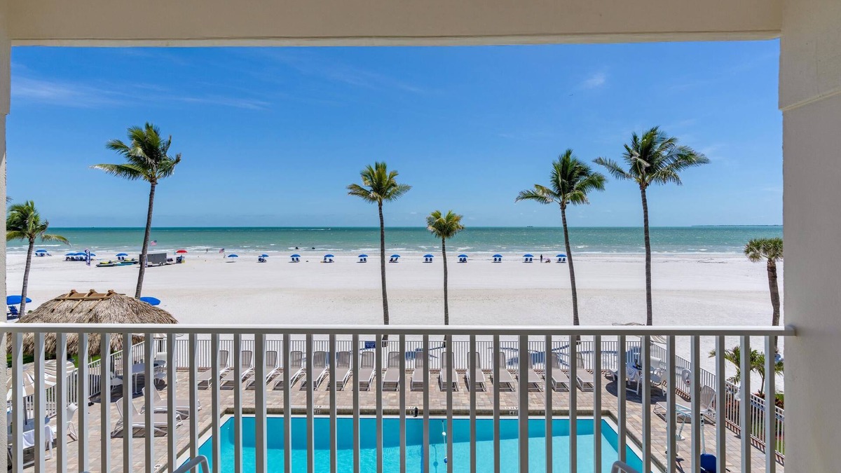 Fort Myers Beach Hotel | Best Western Plus Beach Resort