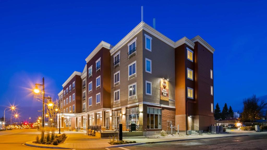 Sylvan Lake Hotel | Best Western Plus Chateau Inn Sylvan Lake