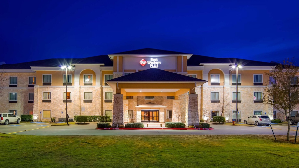 Forney Hotel | Best Western Plus Christopher Inn & Suites