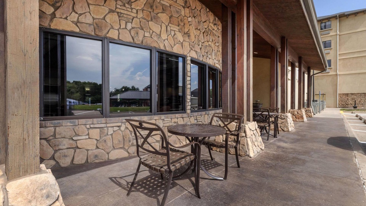 Stillwater Hotel | Best Western Plus Cimarron Hotel & Suites