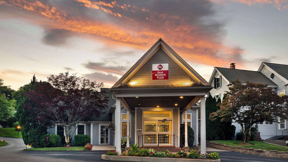 Plymouth Hotel | Best Western Plus Cold Spring