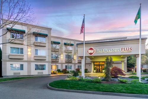 The Bowl of Edmonds Hotel | Best Western Plus Edmonds Harbor Inn