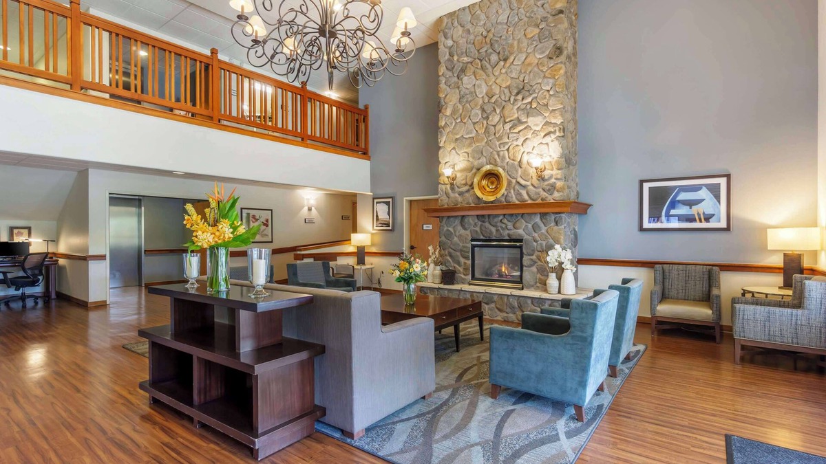 The Bowl of Edmonds Hotel | Best Western Plus Edmonds Harbor Inn