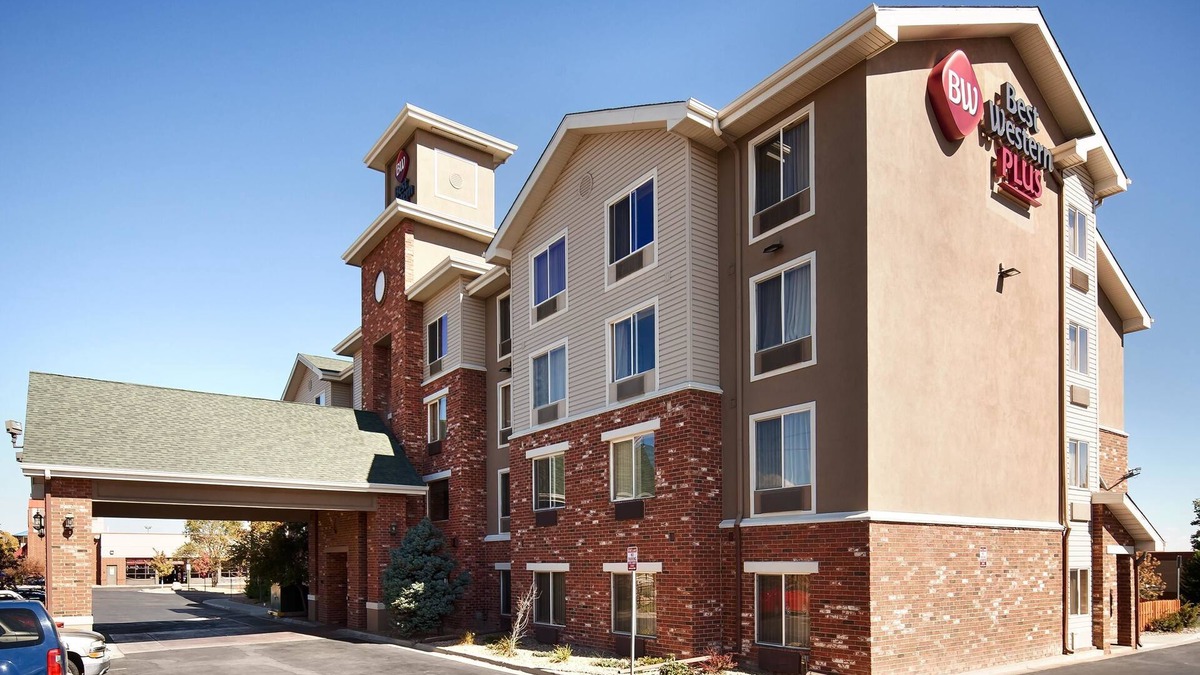 Aurora Hotel | Best Western Plus Gateway Inn & Suites