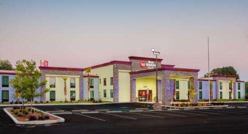 Hardeeville Hotel | Best Western Plus Hardeeville Inn & Suites