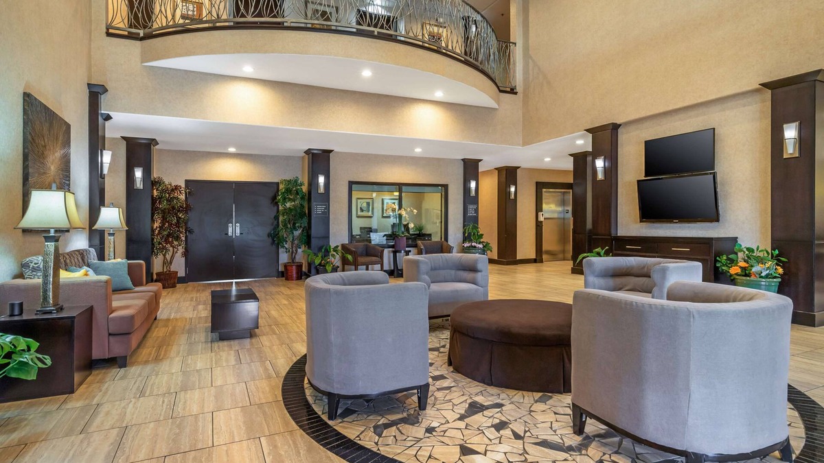 Lytle Hotel | Best Western Plus Lytle Inn & Suites