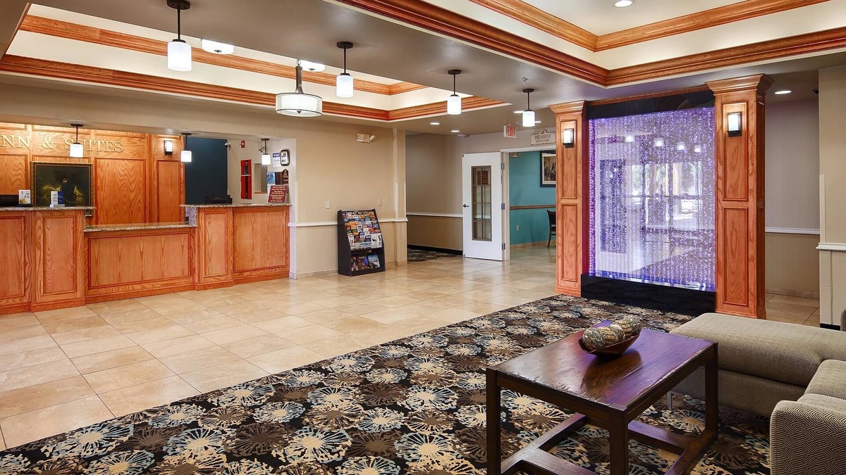 Monahans Hotel | Best Western Plus Monahans Inn & Suites