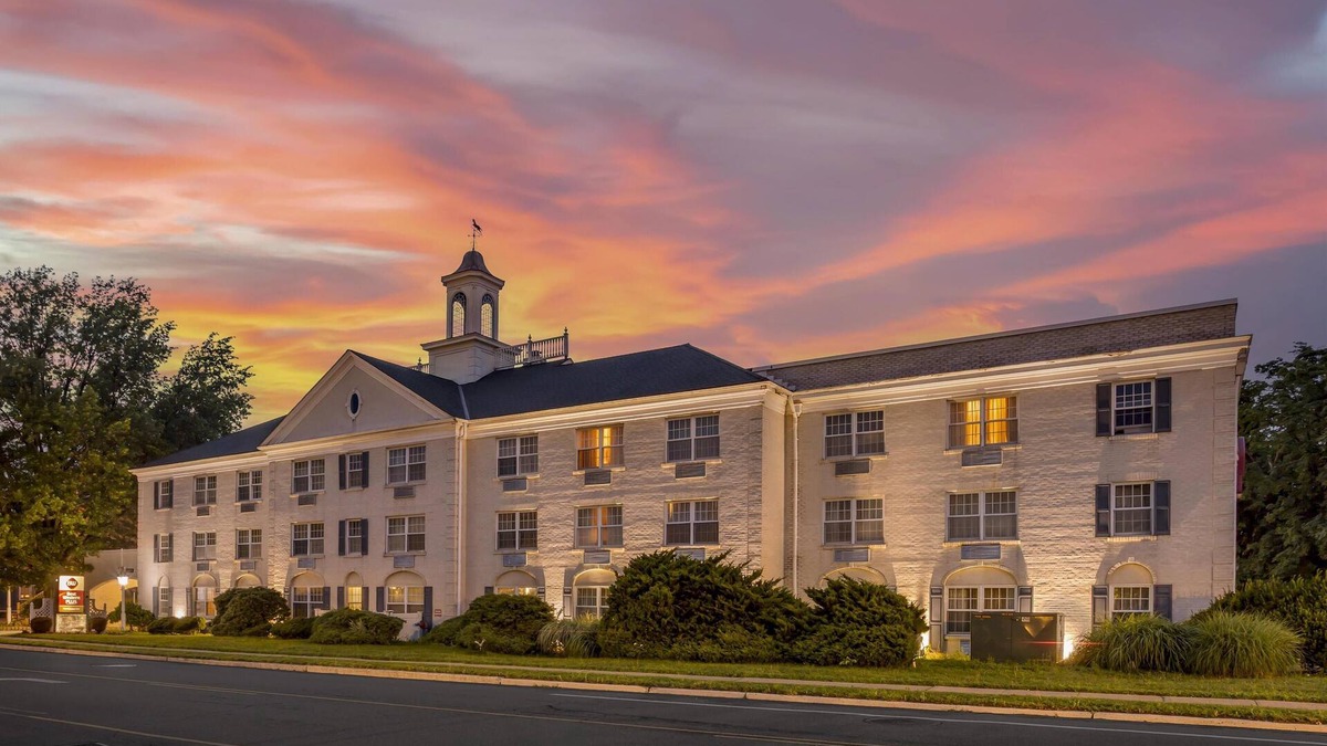 Morristown Hotel | Best Western PLUS Morristown Inn-Florham Park