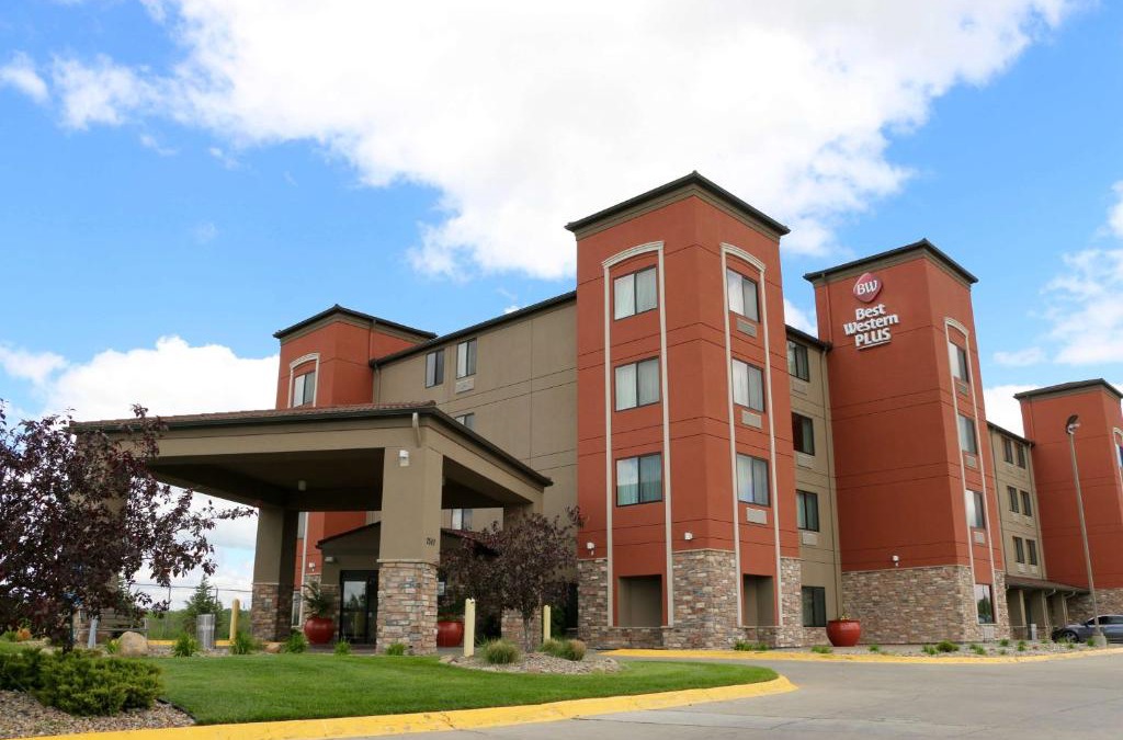 Carter Lake Hotel | Best Western Plus Omaha Airport Inn