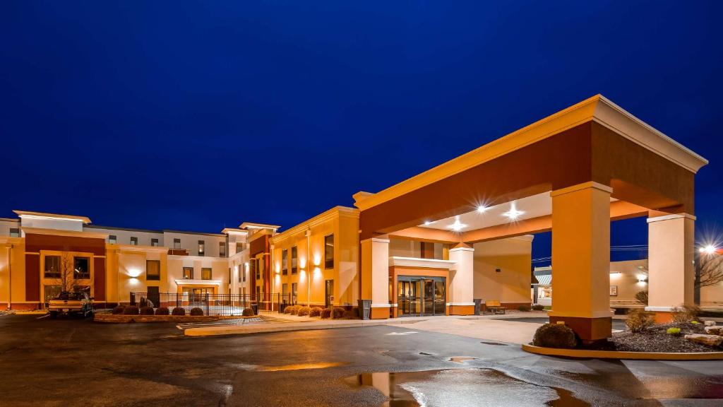 Alton Hotel | Best Western Plus Parkway Hotel