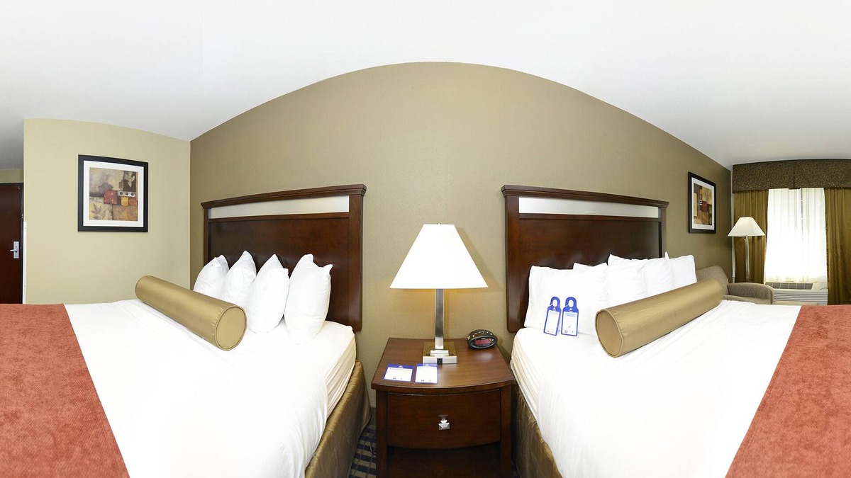 Albany Hotel | Best Western Plus Prairie Inn