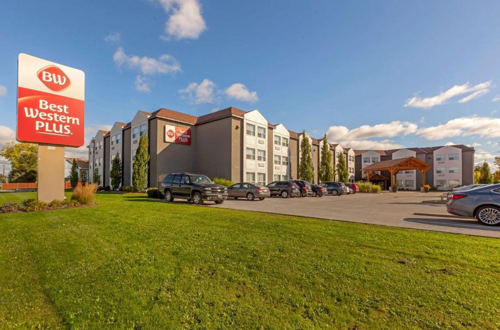 Welland Hotel | Best Western Plus Rose City Suites