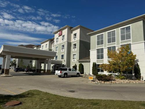 Southeast Edmonton Hotel | Best Western Plus South Edmonton Inn & Suites