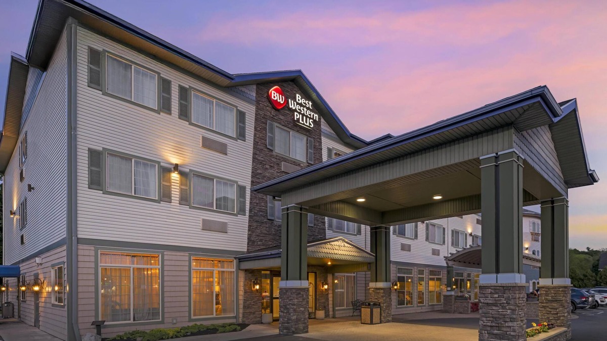 Penn Yan Hotel | Best Western Plus Vineyard Inn & Suites
