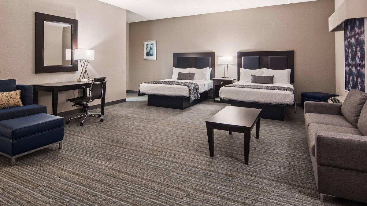 Avoca Hotel | Best Western Plus Wilkes Barre-Scranton Airport Hotel