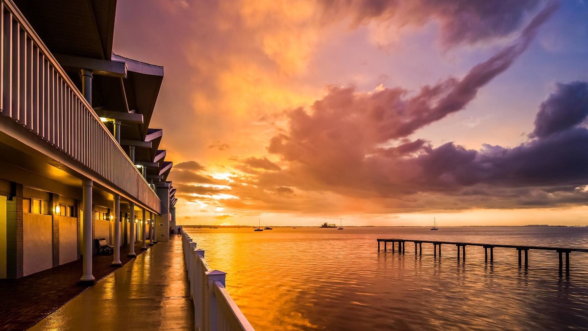 Downtown Dunedin Hotel | Best Western Plus Yacht Harbor Inn