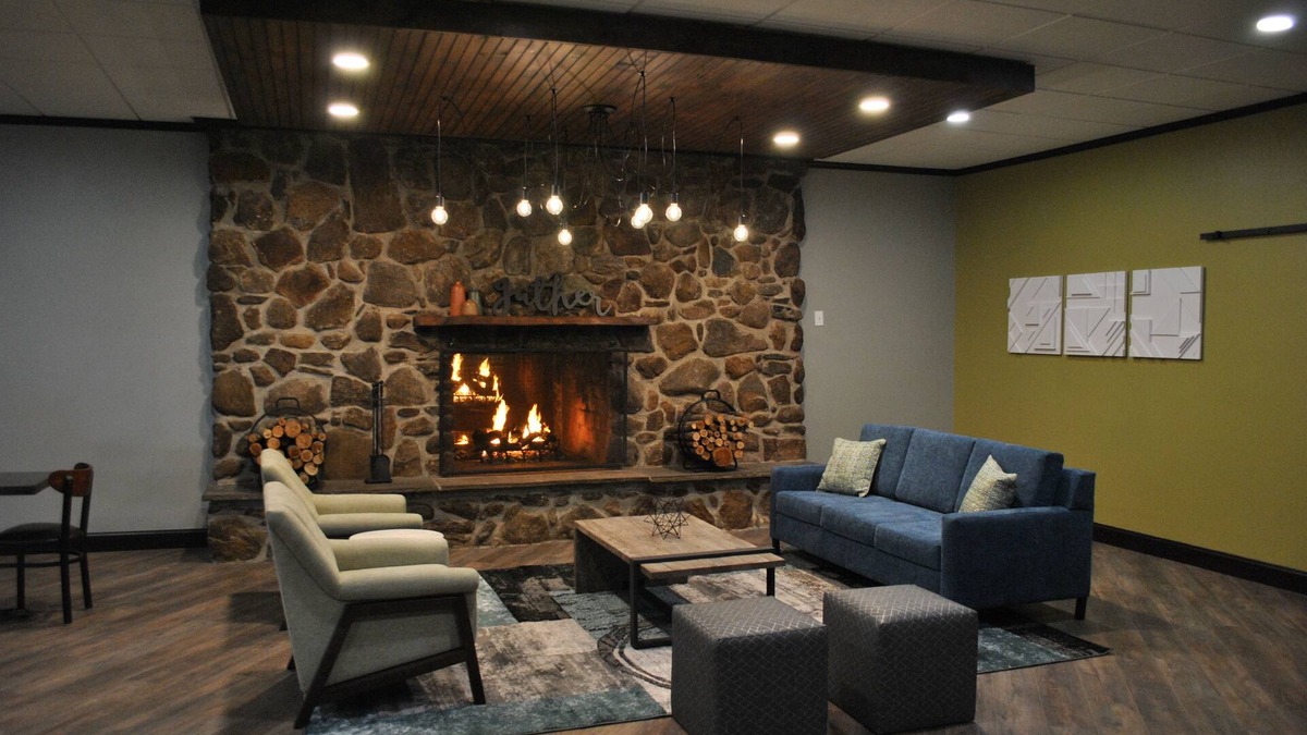 Campton Hotel | Best Western Plymouth Inn-White Mountains