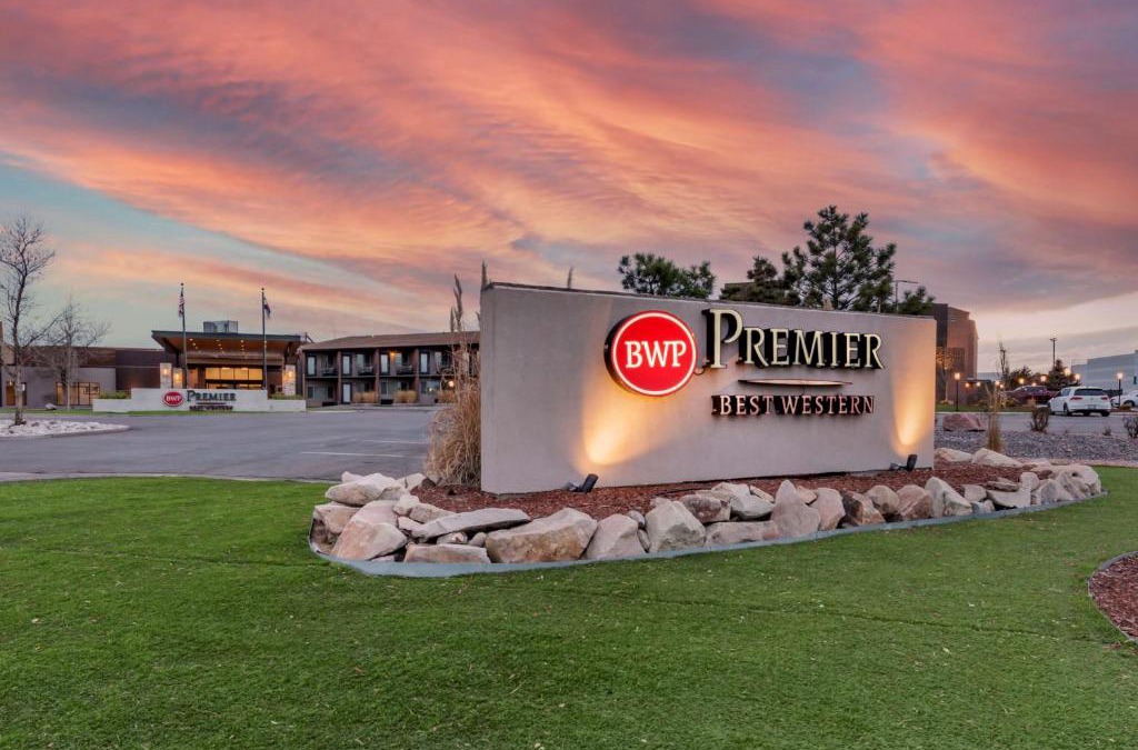 Montbello Hotel | Best Western Premier Denver East
