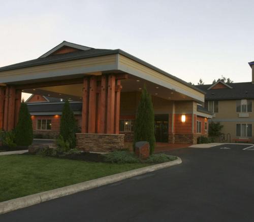 Cle Elum Hotel | Best Western Snowcap Lodge