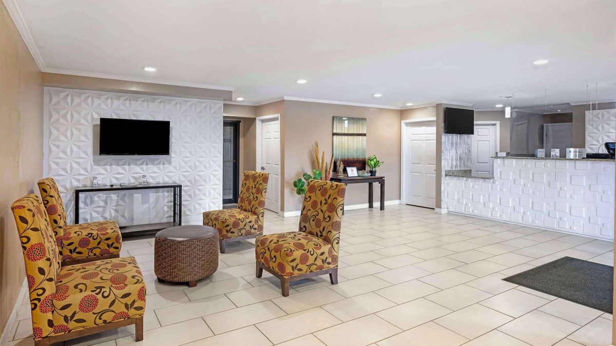 Ira Hotel | Best Western Snyder Inn