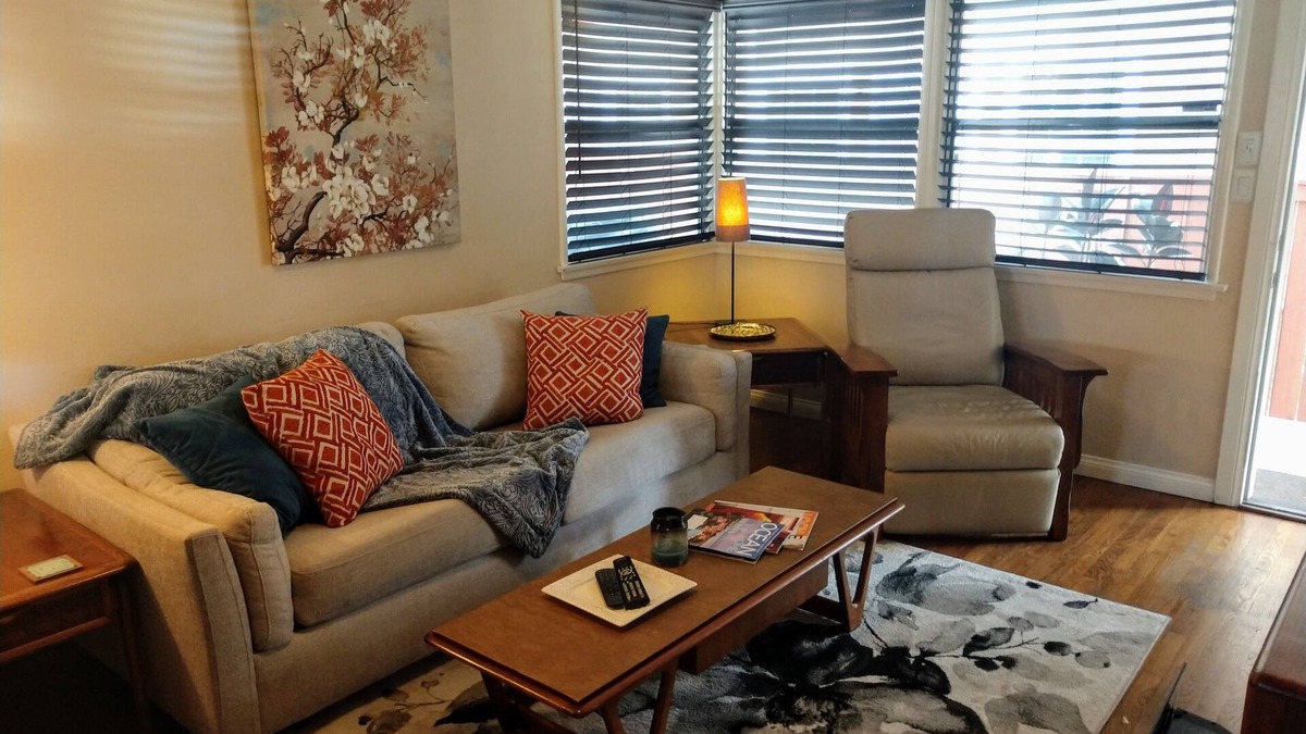 Huntington Beach House | BESTLocation! 2 Blocks to Beach with Special August month Rate!