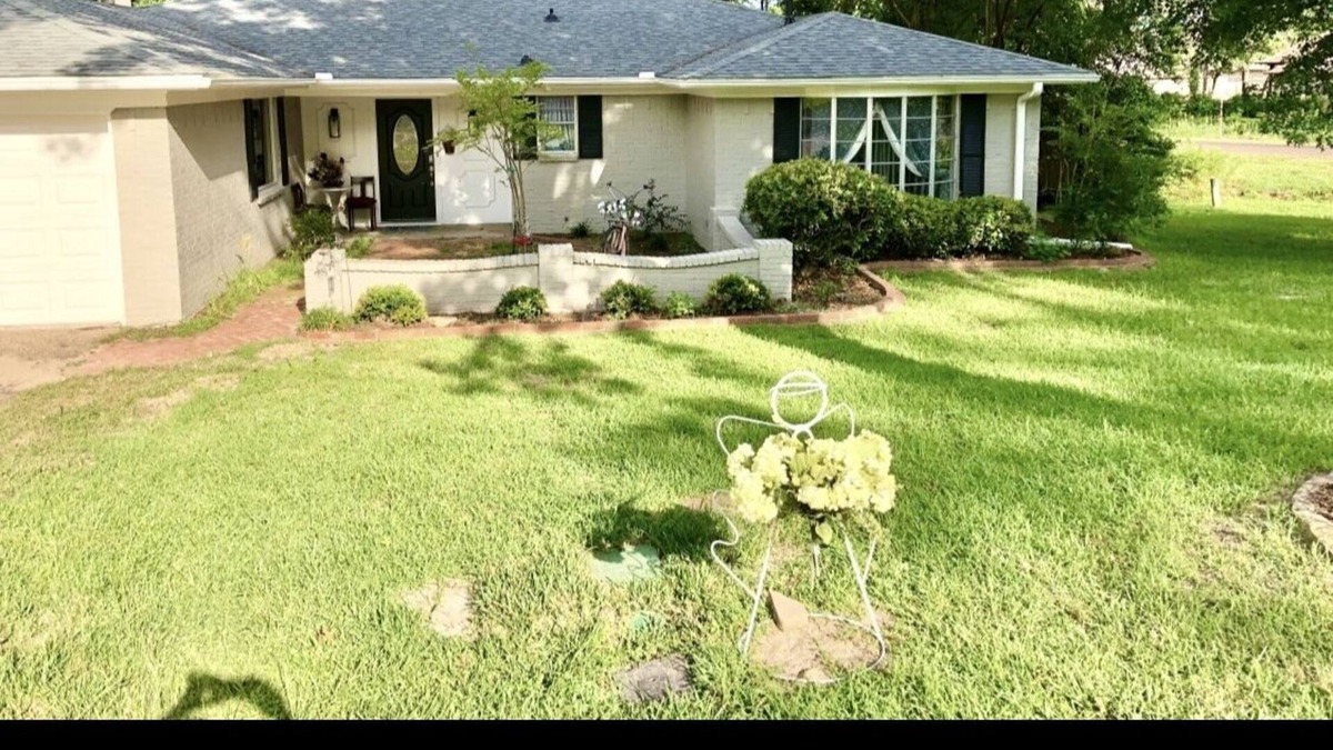 Tyler House | BestStays@Flowers Near UT Tyler large groups welcome