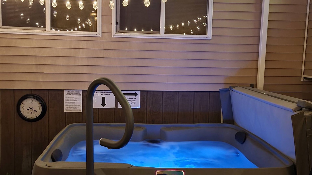 Potsdam Apartment | Beth's Place - On the River - W/Hot Tub, Pickleball Court & Putting Green