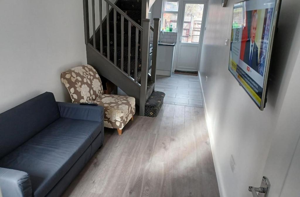 North End Apartment | Bethel- beautiful new 1 bed house near Erith station