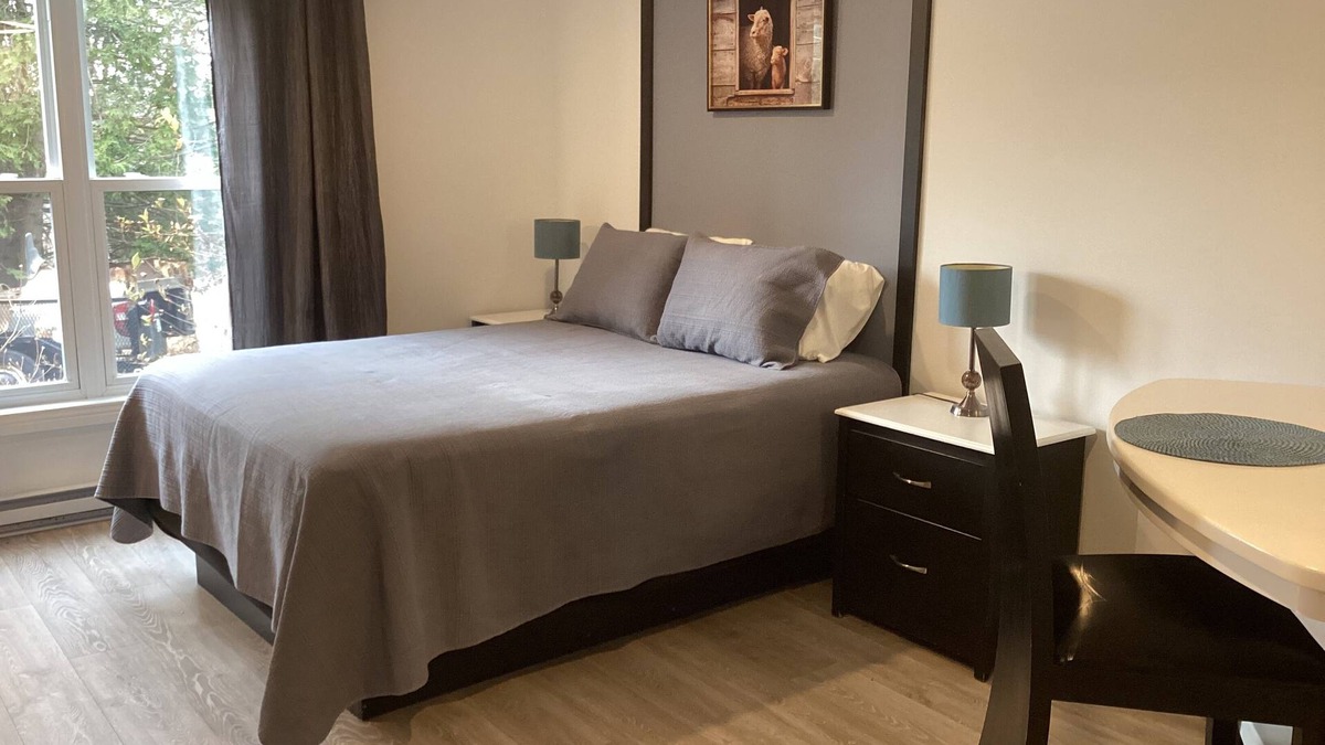 Sherbrooke Apartment | Bethel peaceful countryside location 5 min from hospitals