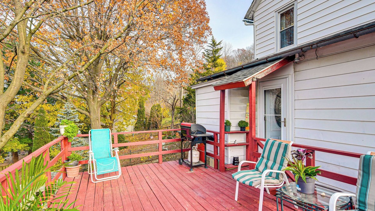 Fountain Hill House | Bethlehem Home w/Patio & Amazing Sunset Views!