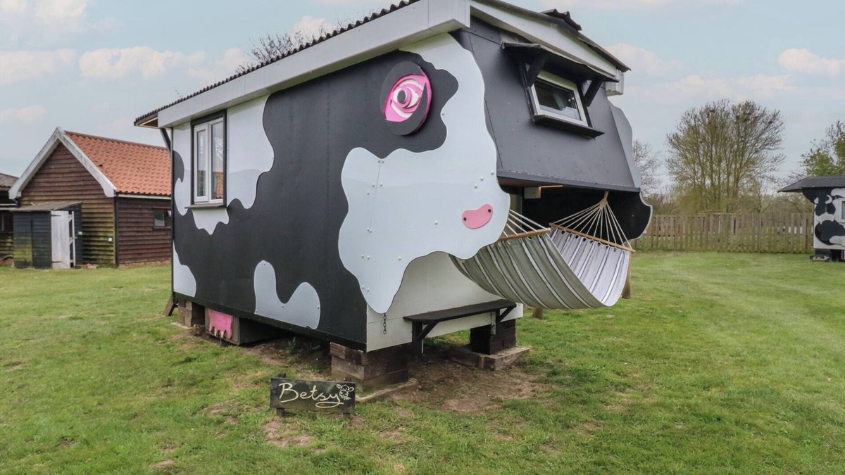 Woodbridge Cottage | BETSY (COW SHED 2), pet friendly, with a garden in Campsea Ashe