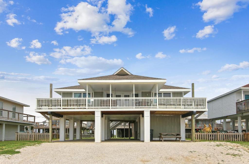 Bermuda Beach House | Betsy's Beachfront Cottage
