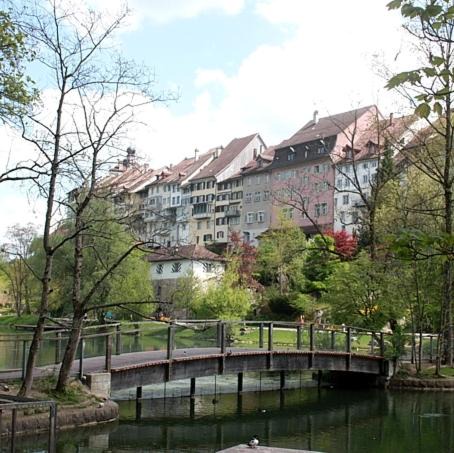 Wil House | Bett am Weiher
