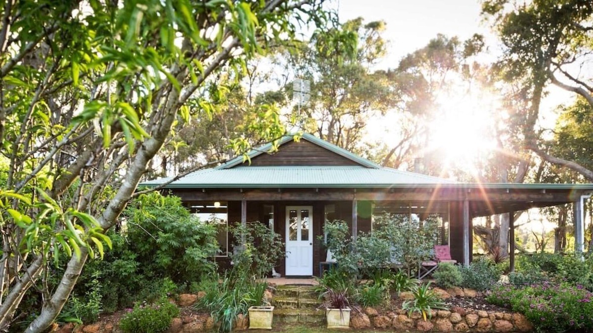 Metricup Cottage | Bettenays by The lake. A 3 bedroom self contained chalet with secluded views.