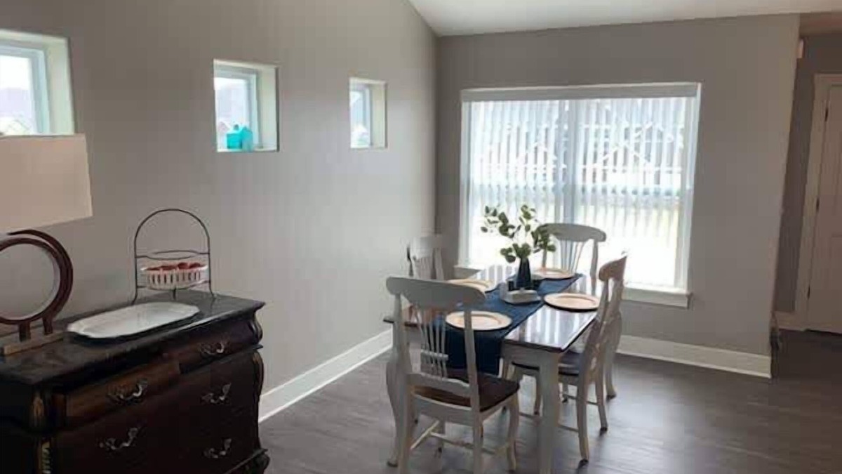 Bettendorf Apartment | Bettendorf Condo: 2BR, 2BA, Garage, King master, Pets Welcome!