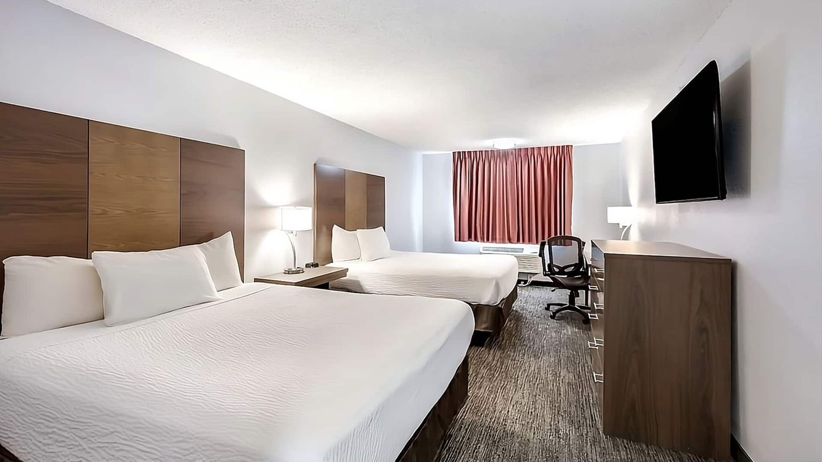 Grants Pass Hotel | Better Choice For Your Vacation! 2 Comfortable Units. Near GP Shopping Center!