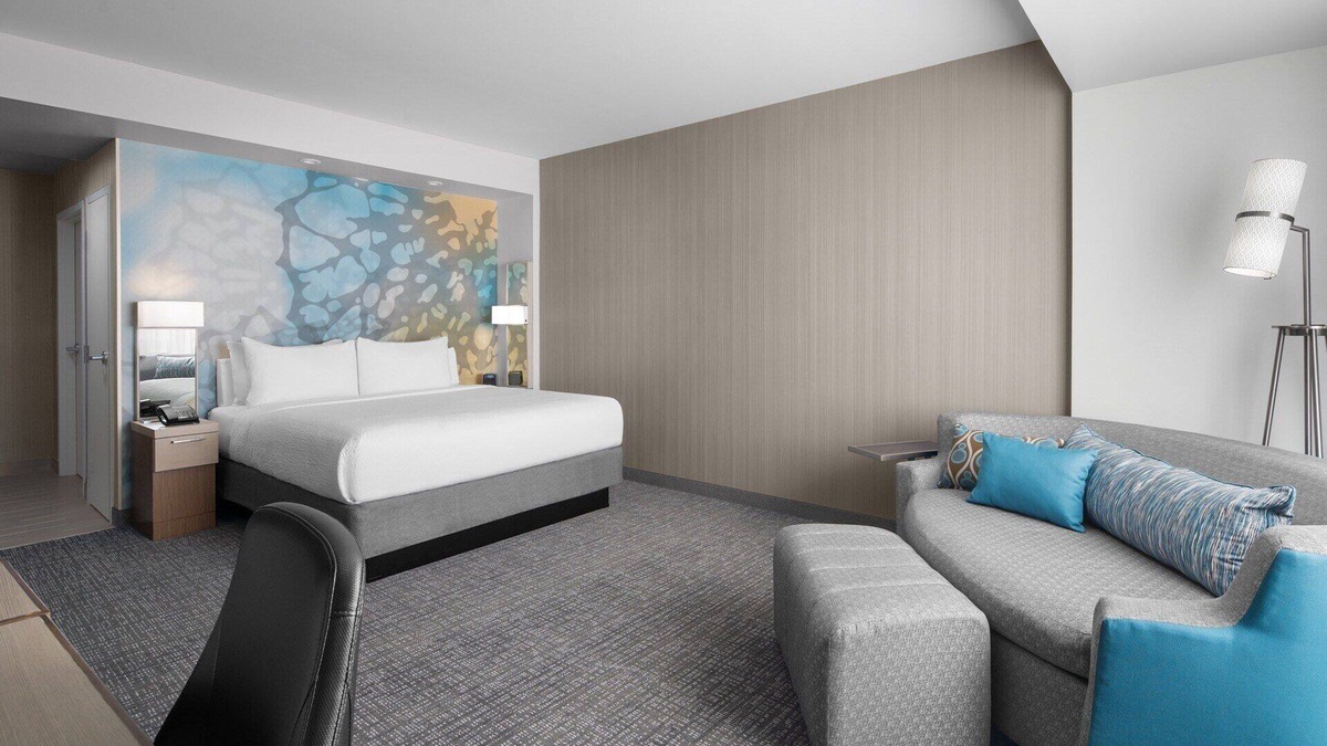 Clearwater Beach Hotel | Better Choice for your Vacation! Rooftop Bar, Onsite Restaurant, Near Beach Walk