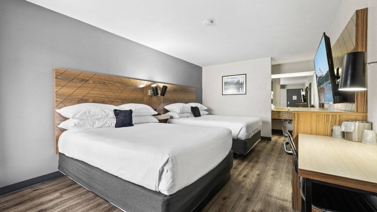 Orchard District Hotel | Better Choice For Your Vacation! Family-friendly Unit! Near Old Mill District!