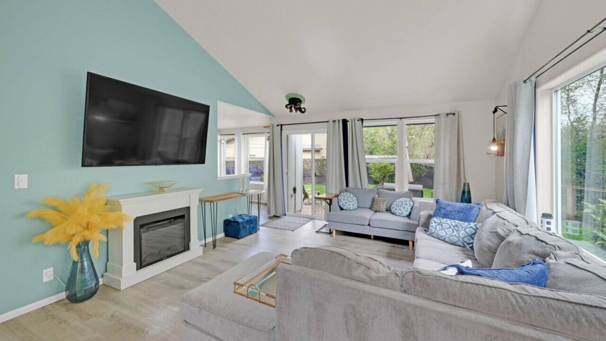 Central Oregon House | Better than a hotel, dog friendly, custom finishes