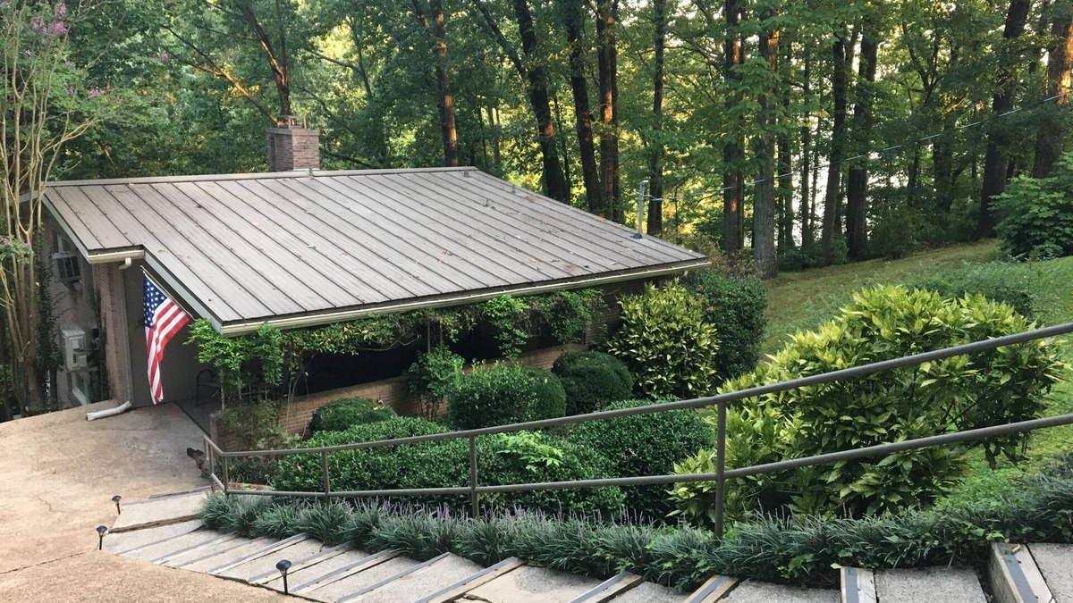 Florence House | Bettie’s Lake Cottage on Wilson Lake.
