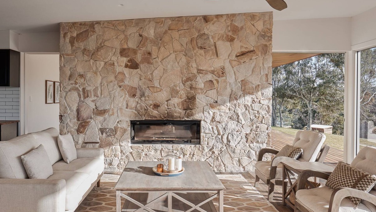 Black Mountain House | Betty - Black Mountain House