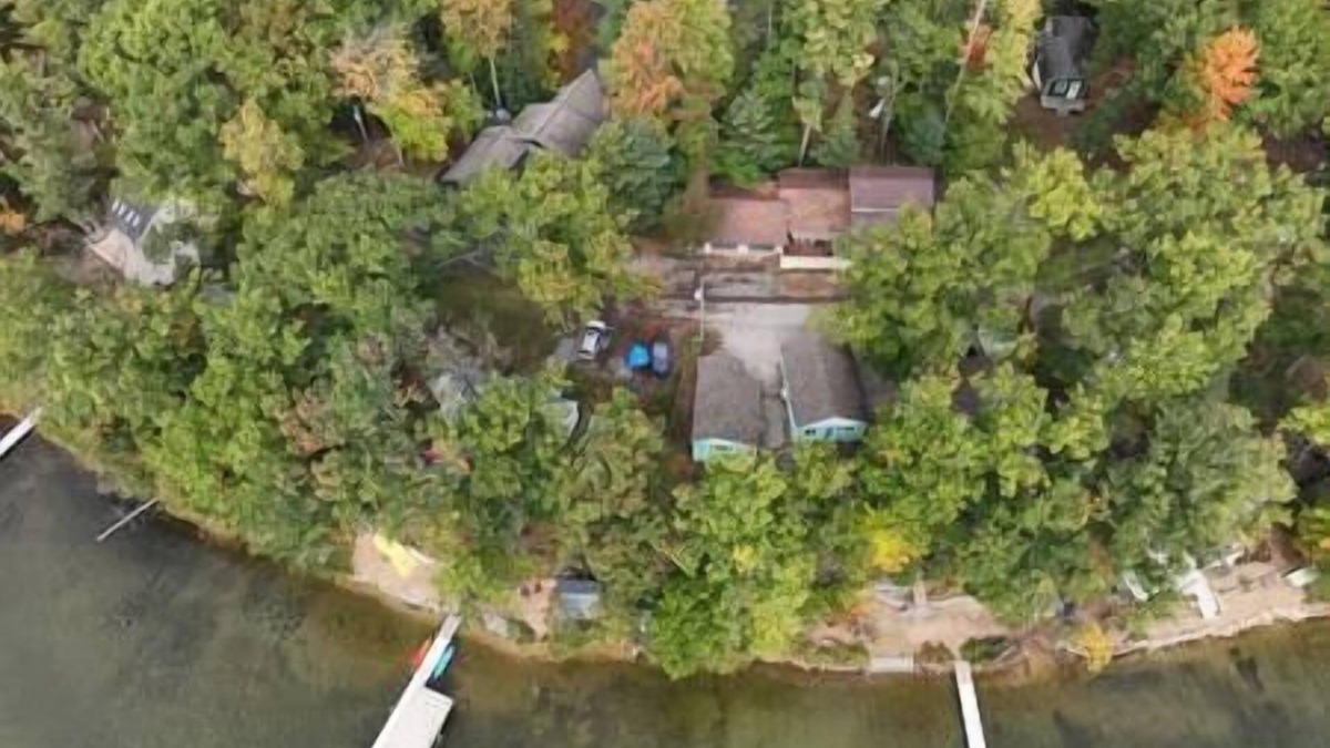 Mayfield Cabin | Betty's Hideout /Nautical Cabin! 2 Bed,1 Bath Shared Beachfront on Spider Lake