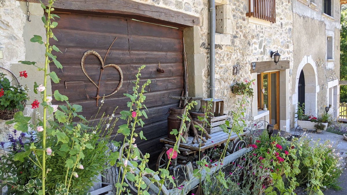 Neydens Cottage | Between Annecy and Geneva in a restored farmhouse, Neydens, Haute-Savoie