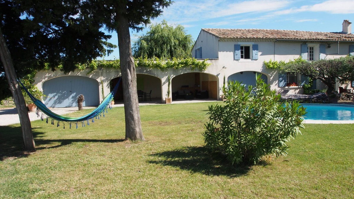 Domazan House | Between Avignon and Pont du Gard Mas Provencal for 2 to 4 people