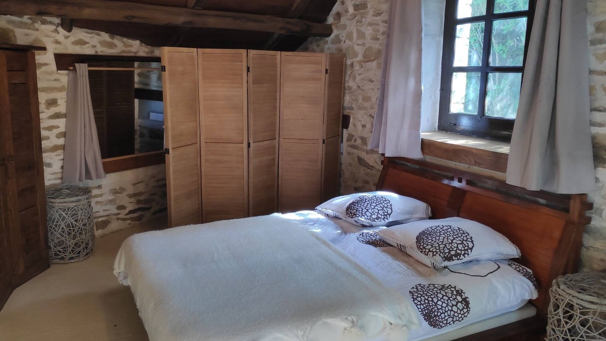 Curvalle House | Between charm and relaxation with its jacuzzi.