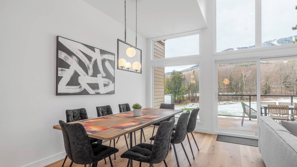 Beaupre House | Between Green and Mountain 122 - 4 bedrooms - 8 people