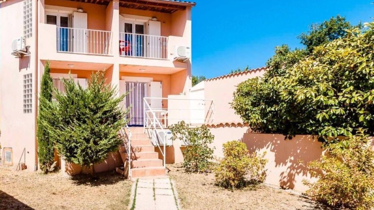 Reillanne Apartment | BETWEEN SEA AND MOUNTAINS