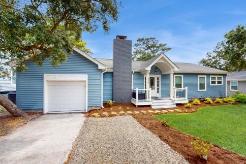 Yaupon Beach House | Between the Beach and Breeze