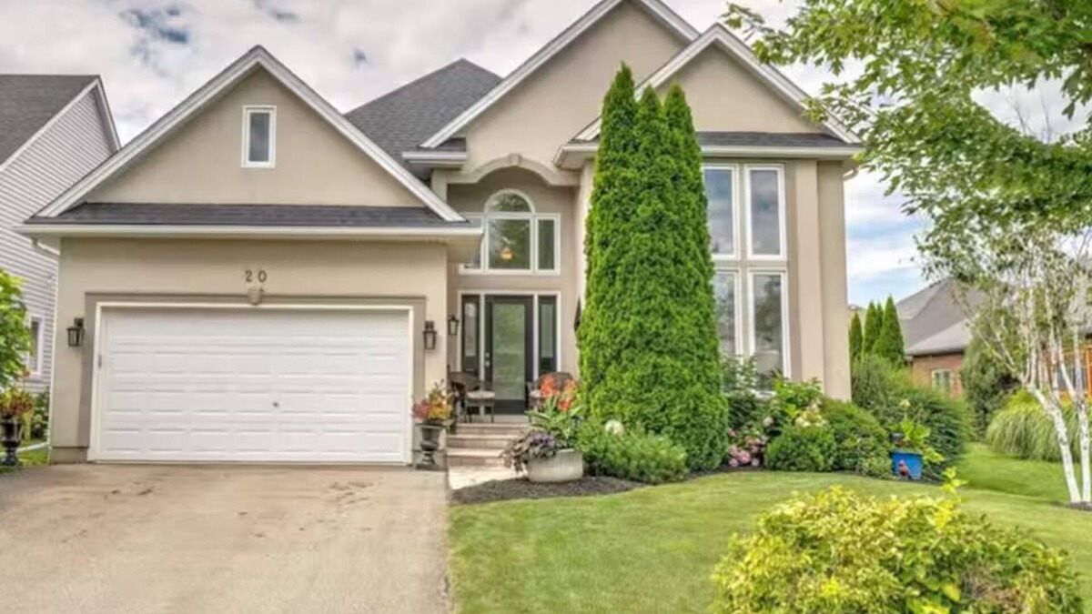 Niagara-on-the-Lake House | Between the Vines