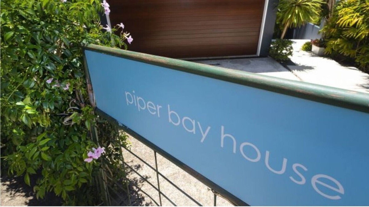 Green Point House | Between the ocean & the lake